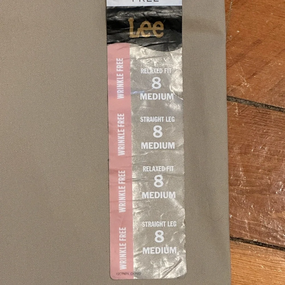 Lee straight leg beige khaki, tan, wrinkle free mid rise trousers NWT - Picture 3 of 8